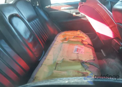 2005 Lincoln Town Car Signature from USA, damaged, VIN 1LNHM81W35Y642287